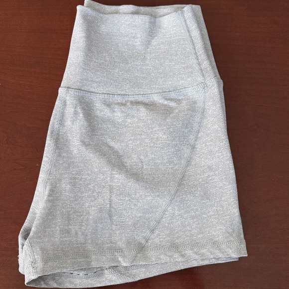 Born Primitive High Waist Swift Run Booty Light Gray Athletic Shorts Size L - Picture 5 of 11